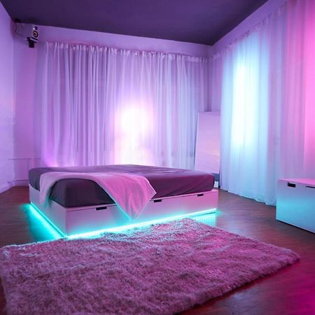 ברלין Huge Apartment With Home Cinema And Kitchen In Friedrichshain מראה חיצוני תמונה